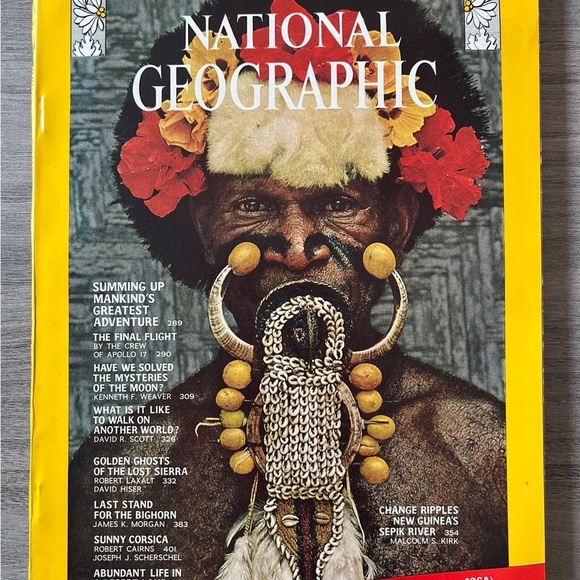 Super Vintage National Geographic Magazine lot. - Picture 7 of 10